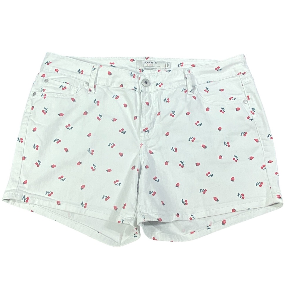 Torrid Denim Shorts Womens Size 14 White Berries Cherries Fruit All Over Print